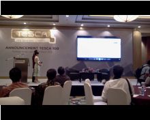 Penyerahan Sertifikat Tesca 100